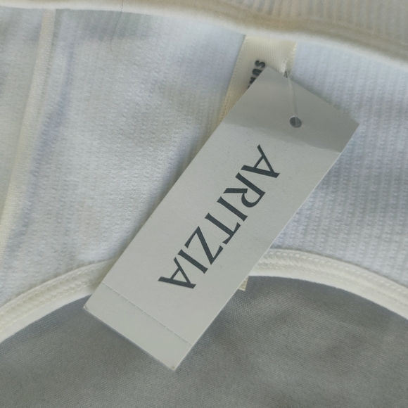 Sunday beast - Aritzia - ribbed crop tank rop - Picture 2 of 4